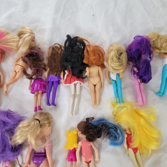 Mattel Barbie Lot of 16 Little Sister Dolls with Other Assorted Dolls - Picture 12 of 13